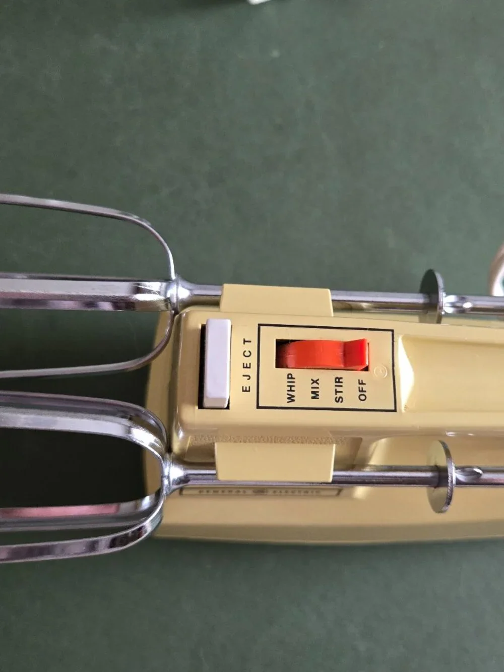 Vintage GE Handmixer